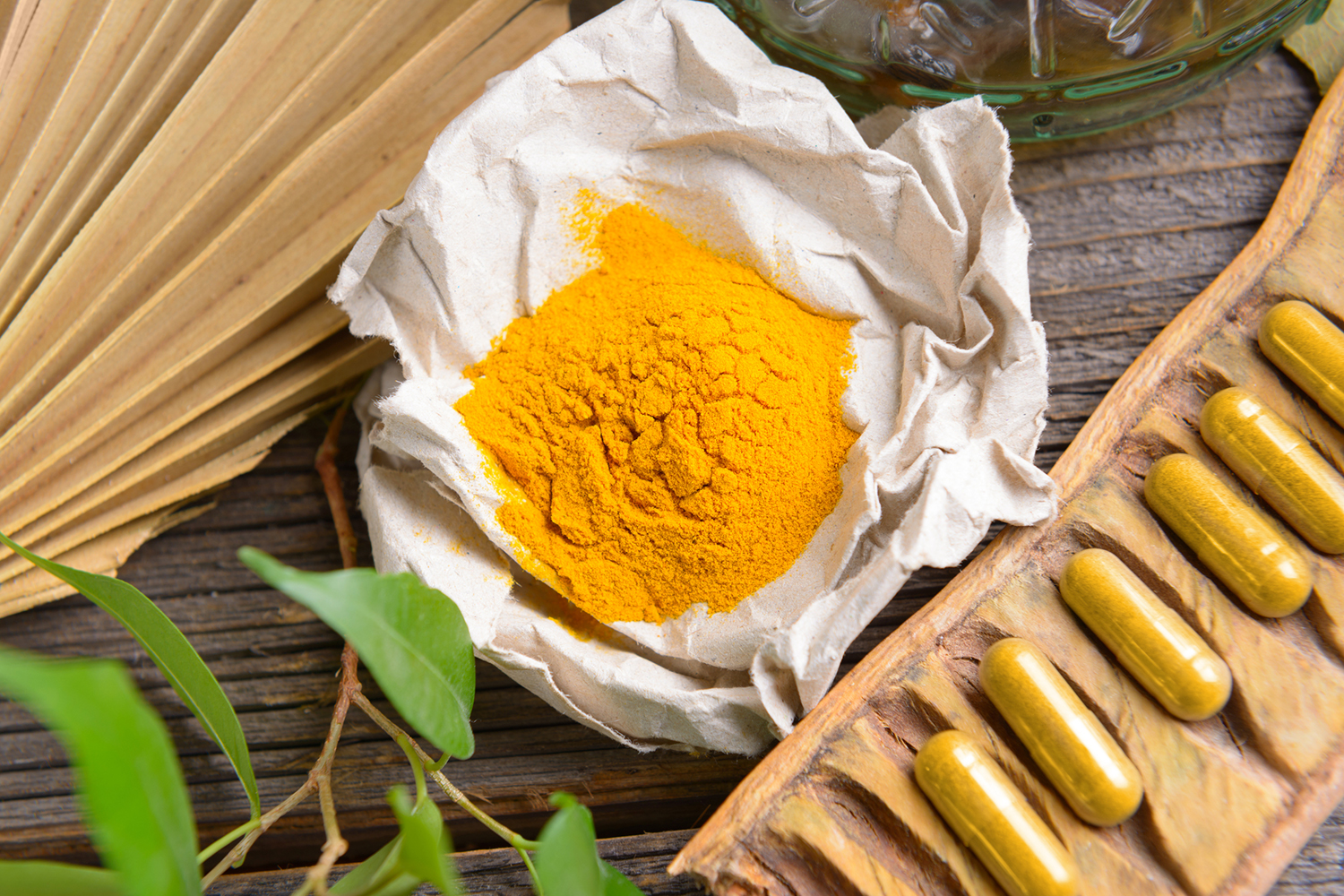 curcumin powder and capsules