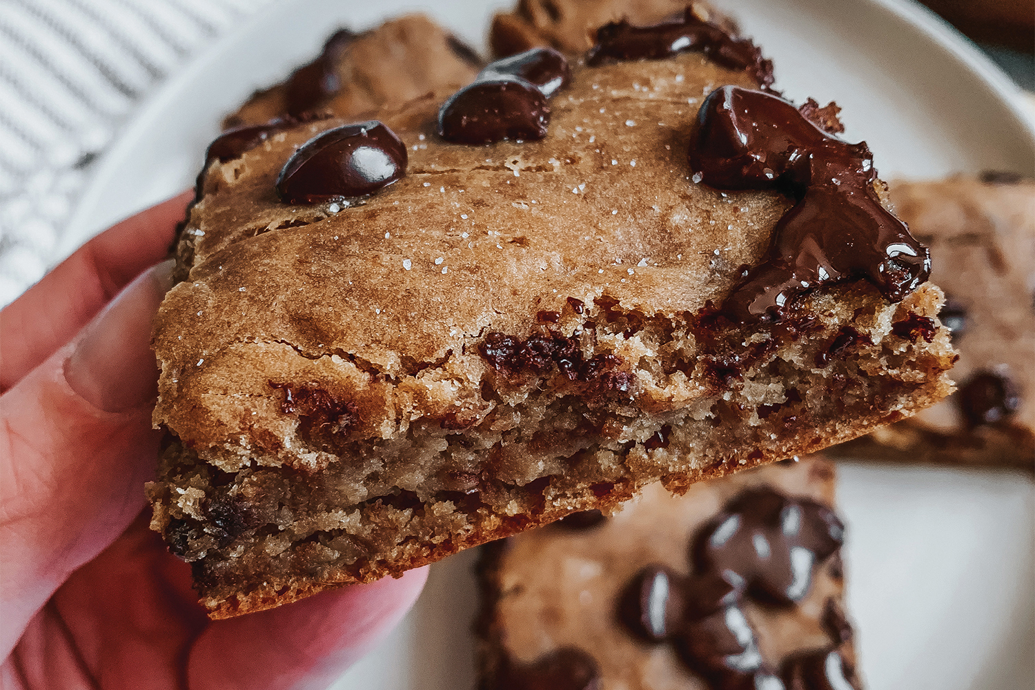 a delicious banana-bread blondie with salted chocolate