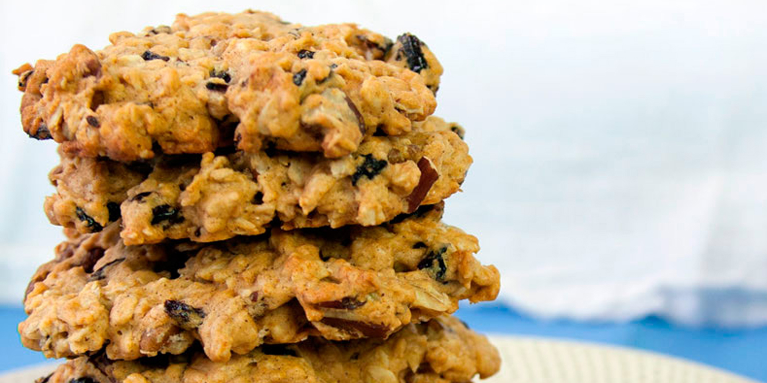 Cookies with oatmeal cherries and pecans
